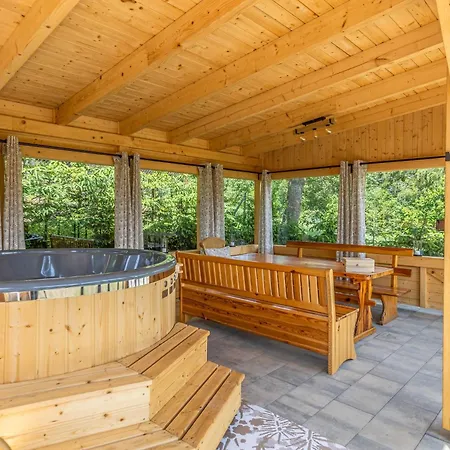 Kaszubska Kryjowka - Komfortowy 8 Osobowy W Sercu Kaszub - Jacuzzi, Sauna, Rowerek Wodny, Jezioro, Las, Salon Gier! Suleczyno