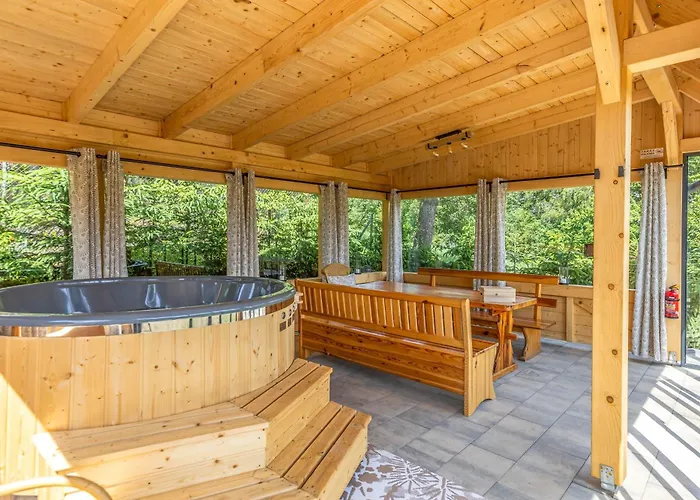 Kaszubska Kryjowka - Komfortowy 8 Osobowy W Sercu Kaszub - Jacuzzi, Sauna, Rowerek Wodny, Jezioro, Las, Salon Gier! Sulęczyno